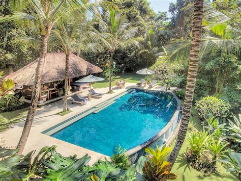  Bali: A Fragrant Odyssey Through Indonesian Beauty